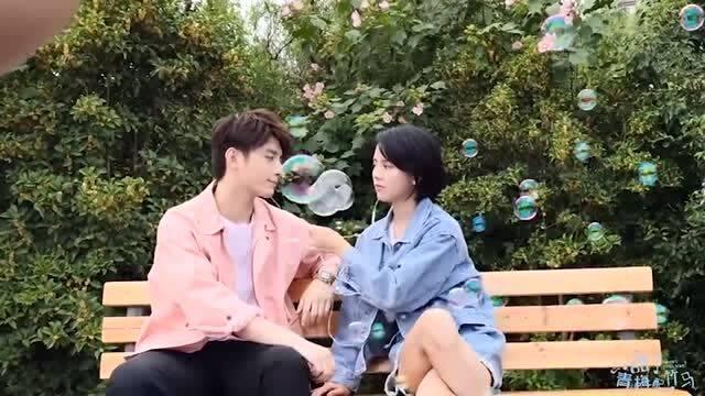 白色无袖背心搭配黑色紧身裤，轻松塑造曼妙好身姿，你喜欢吗？-机智问答网页，智能回答你的疑问